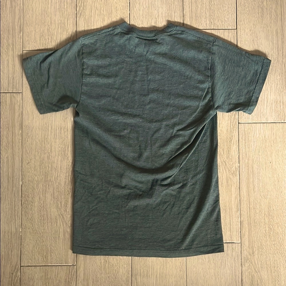 Fruit of the Loom Men’s Green Short Sleeve Tee with Surfboard Beach Design - Picture 2 of 7